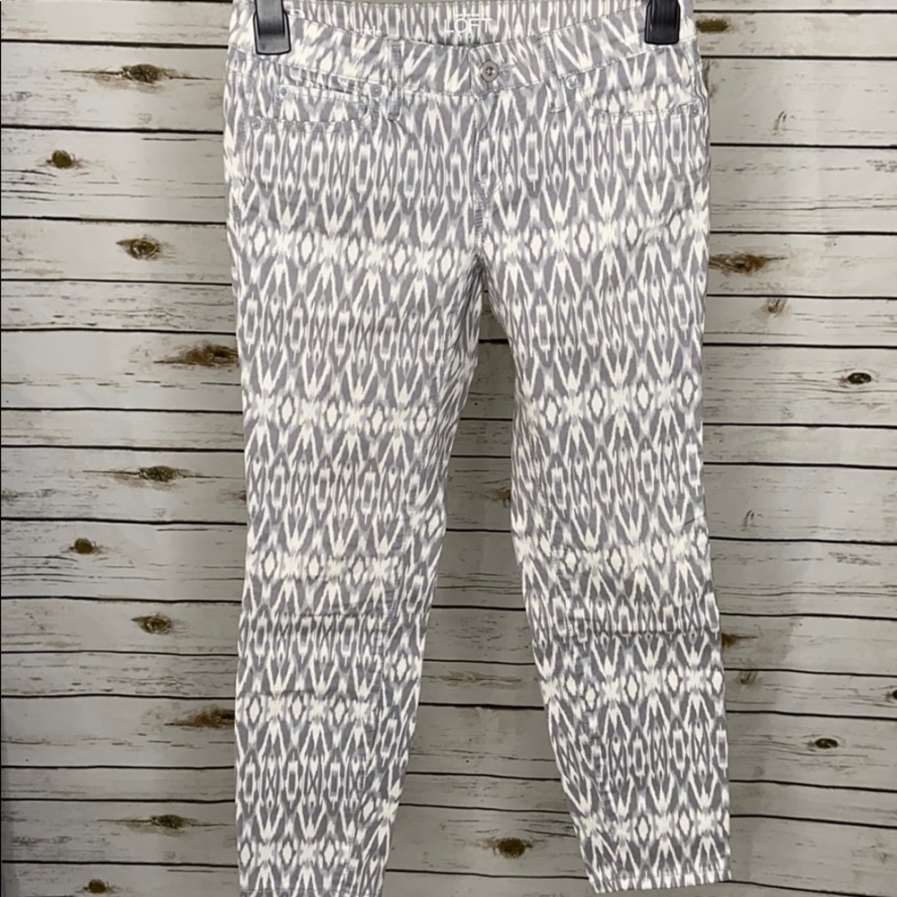 Loft modern ankle cropped capri pants